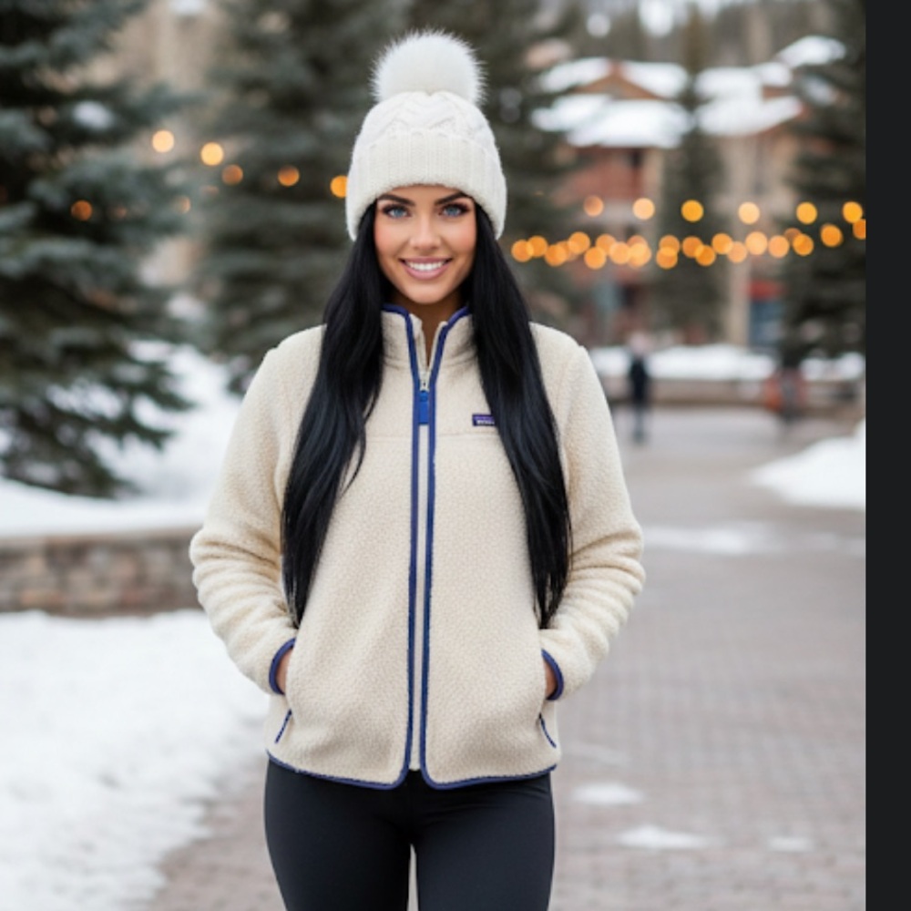 Patagonia Cream and Blue Fleece Jacket